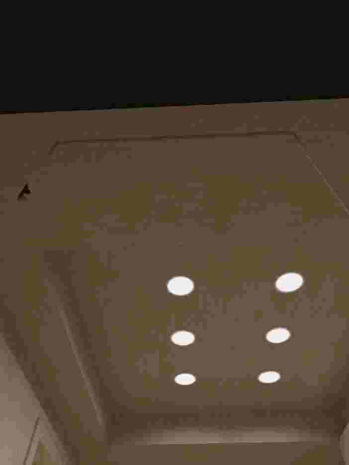 Actividad con Blanco, Techo, Pared, Luz, Gris, Espacio, Diseño, Círculo, Pintura