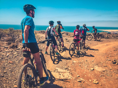 Actividad con Ciclismo, ciclismo, bicicleta, vehículo, bicicleta de montaña, bicicleta de montaña, recreación al aire libre, carreras de bicicleta de montaña, recreación, pedal de bicicleta