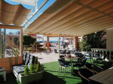 Actividad con Propiedad, Edificio, Bienes raíces, Patio, Techo, Techo, Casa, Habitación, Porche, Sombra