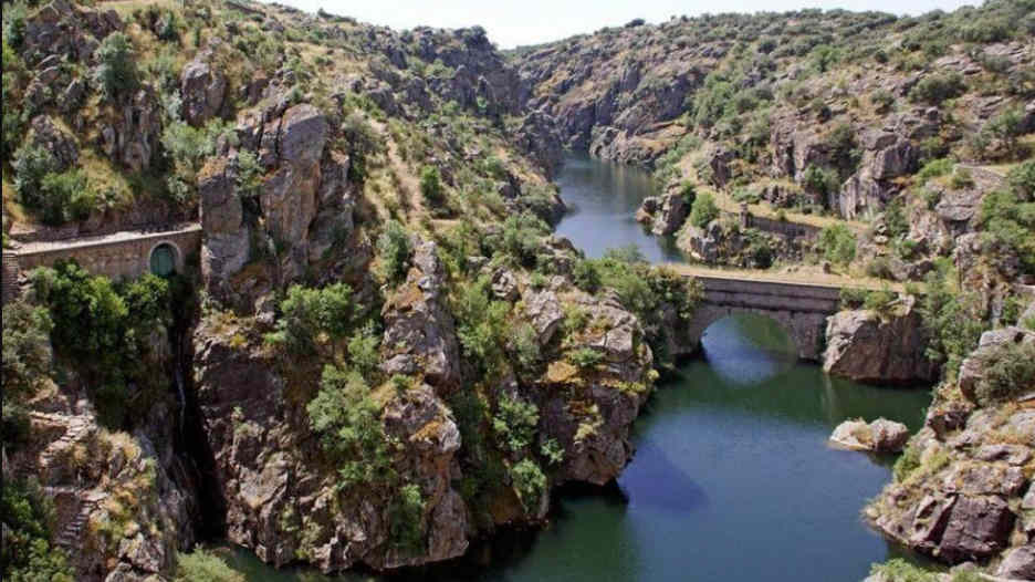 Actividad con Cuerpo de agua, Naturaleza, Paisaje natural, Recursos hídricos, Agua, Vía fluvial, Paisaje, Canal, Puente, Banco
