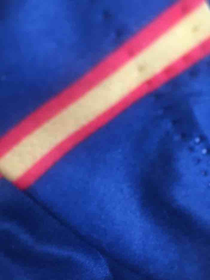 Actividad con Azul, Jersey, Manga, Rectángulo, Ropa deportiva, Tintes y sombras, Camiseta, Azul eléctrico, Magenta, Bandera